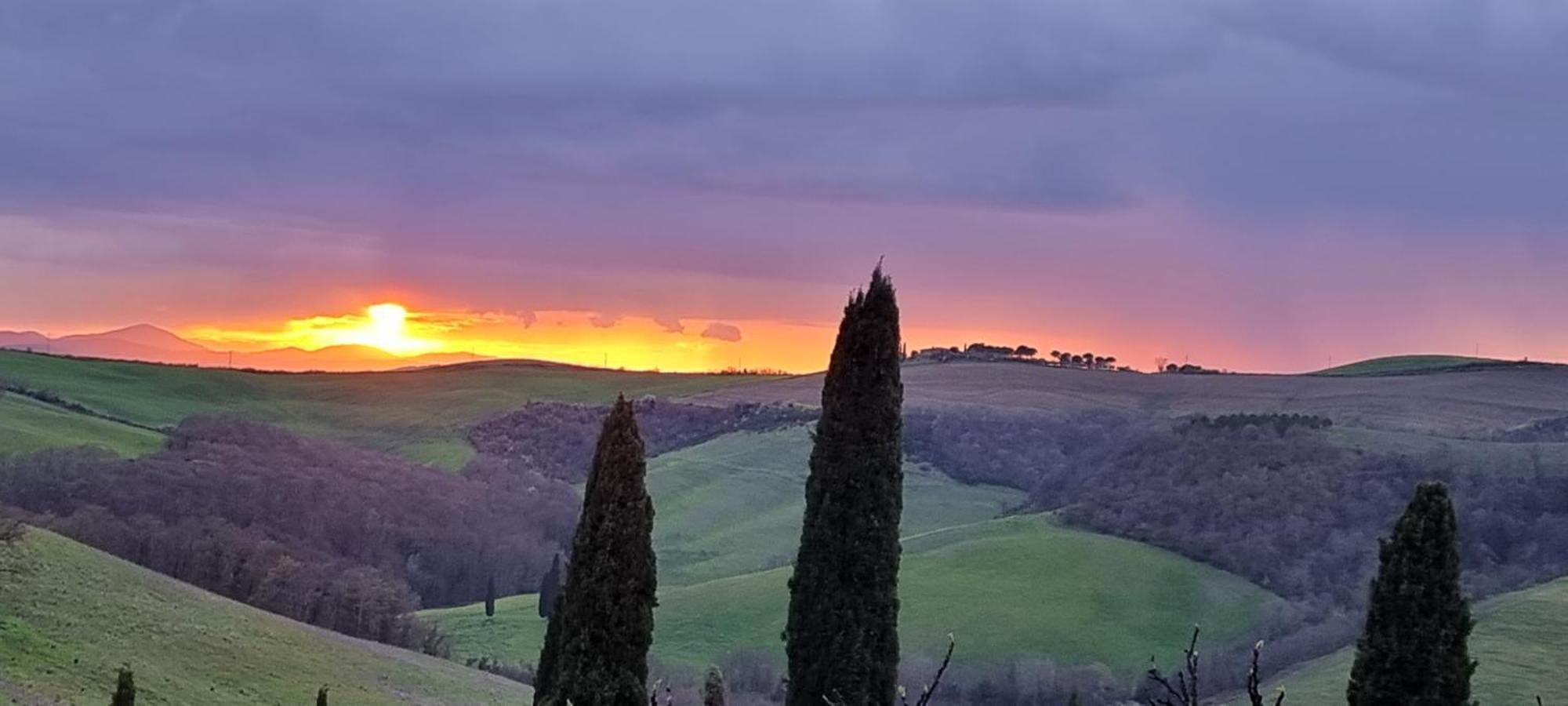 Agriturismo S. Eurosia مونتالشينو الغرفة الصورة
