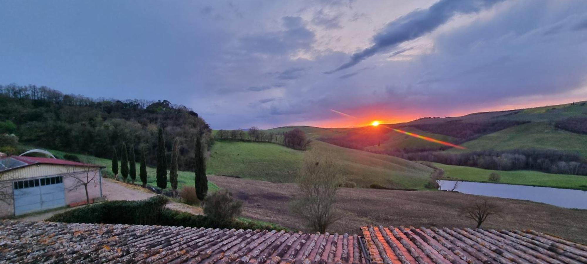 Agriturismo S. Eurosia مونتالشينو الغرفة الصورة